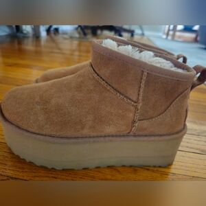 UGG Women's Classic Ultra Mini Platform